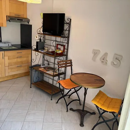 Aphrodite Naturiste Apartmán